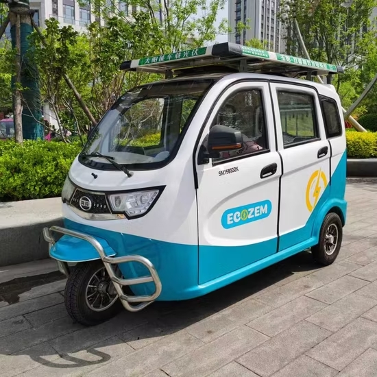 Tricycle ECOZEM en course dans les rues de Calavi